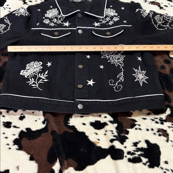 Black and White Embroidered Jean Jacket with Western Flair - Picture 10 of 13